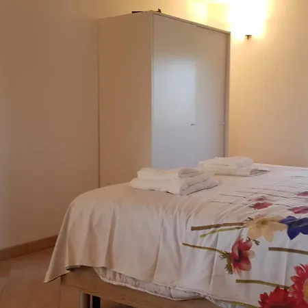 Il Terrazzo Sul Giardino 아그라테 콘투르비나